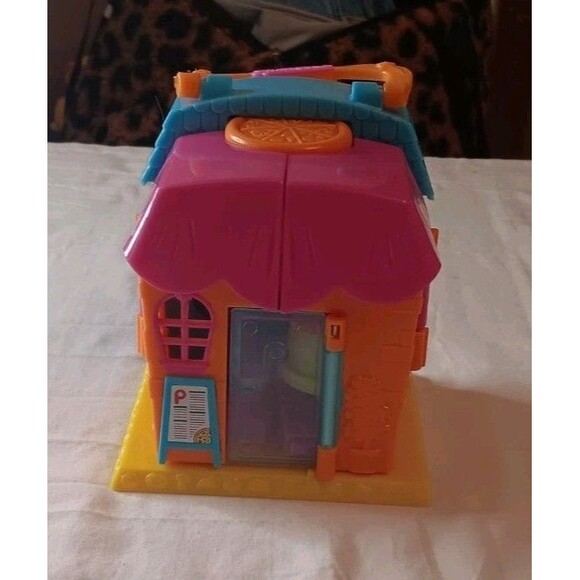 Colorful Polly Pocket Pizza Parlor From Mattel - Picture 2 of 6